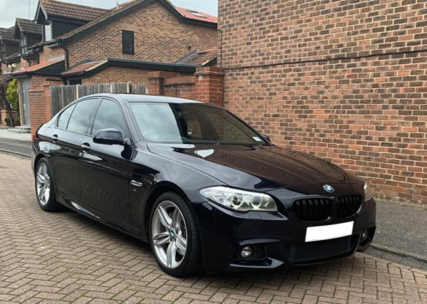 BMW 5 SERIES M5 F10 GLOSS BLACK / CARBON FIBRE GRILL 10-16